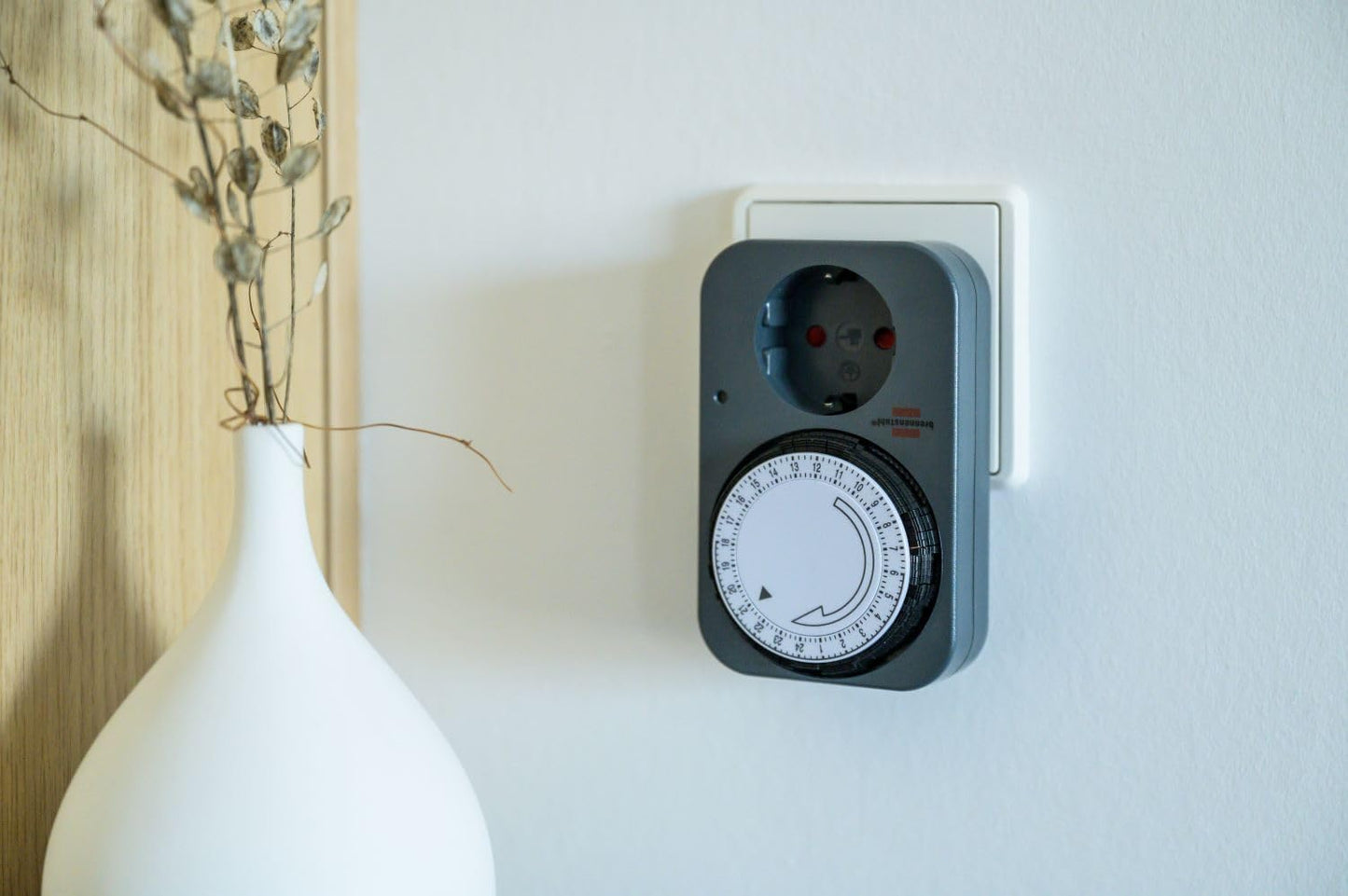 Brennenstuhl Zeitschaltuhr MZ 20, Mechanische Timer-Steckdose (Tages-Zeitschaltuhr Mit Erhöhtem Berührungsschutz) Grau