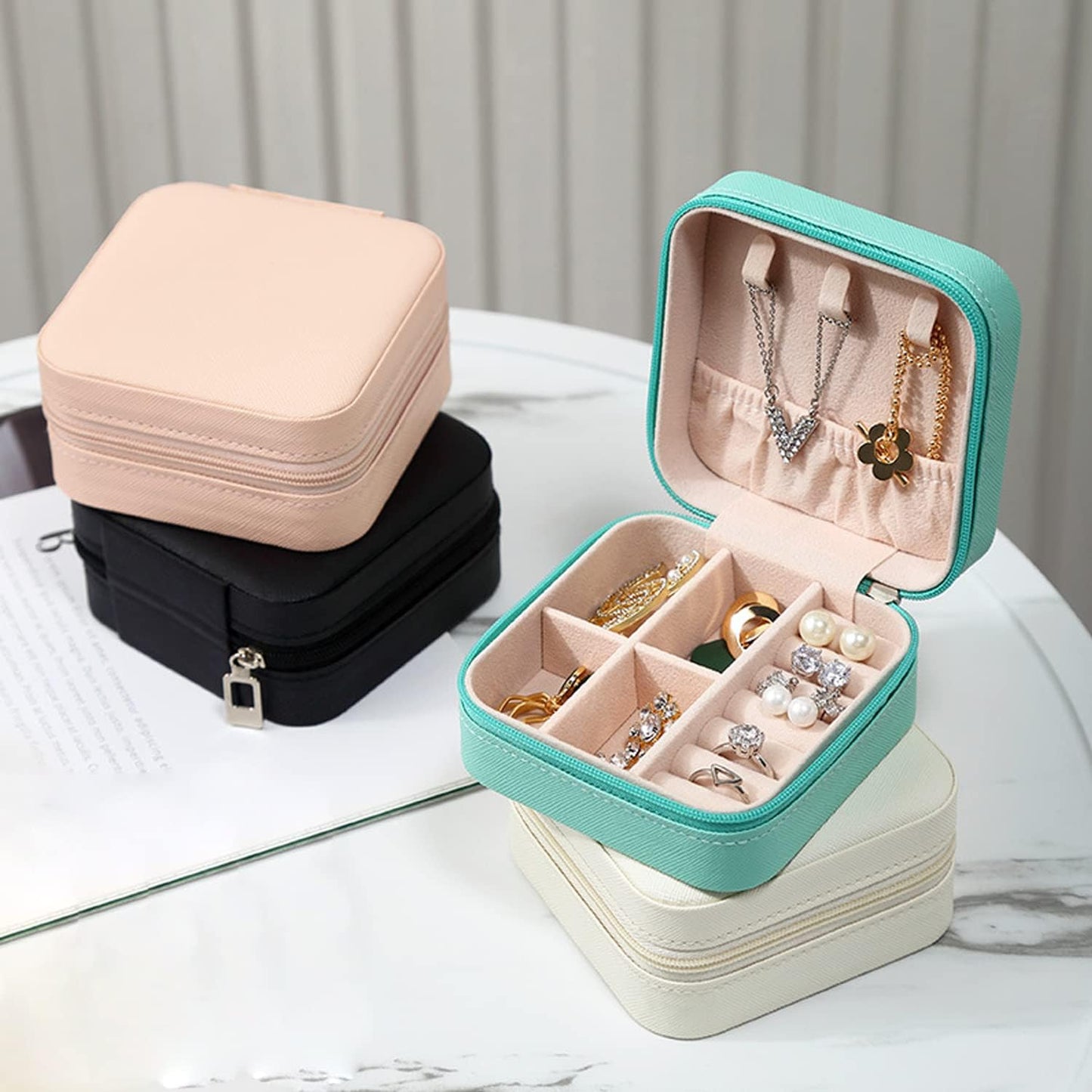 Mini Jewelry Travel Case, PU Leather Travel Jewelry Organizer Box, Small Portable Portable Jewellery Storage Holder for Womens Rings Earrings Necklaces Bracelets (Blue)