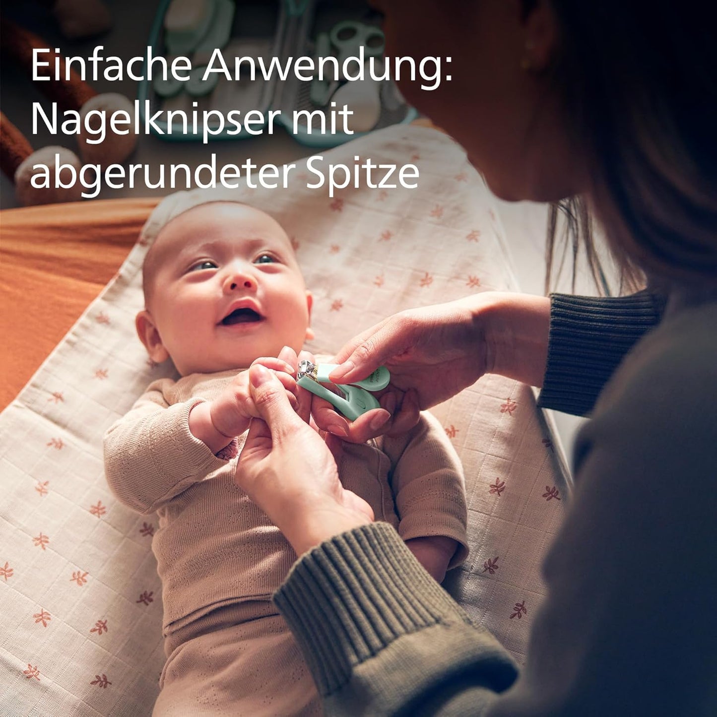 Philips Avent Babypflege-Set – Starter-Set Mit 9 Zubehörteilen: Nagelknipser, Schere, 3 Nagelfeilen, Kamm, Haarbürste, Nasensauger Und Fingerzahnbürste (Modell SCH401/00)