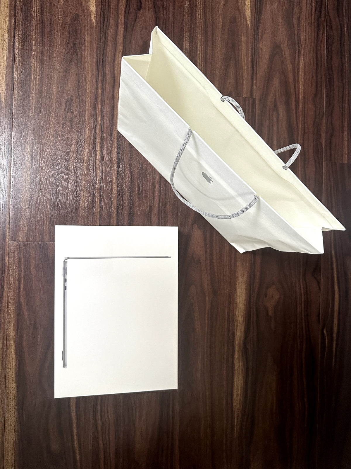 Apple Macbook Air 13,6 Zoll (256GB SSD, Apple M2, 8GB RAM) Laptop - Space Grau - MLXW3D/A (Juni, 2022)