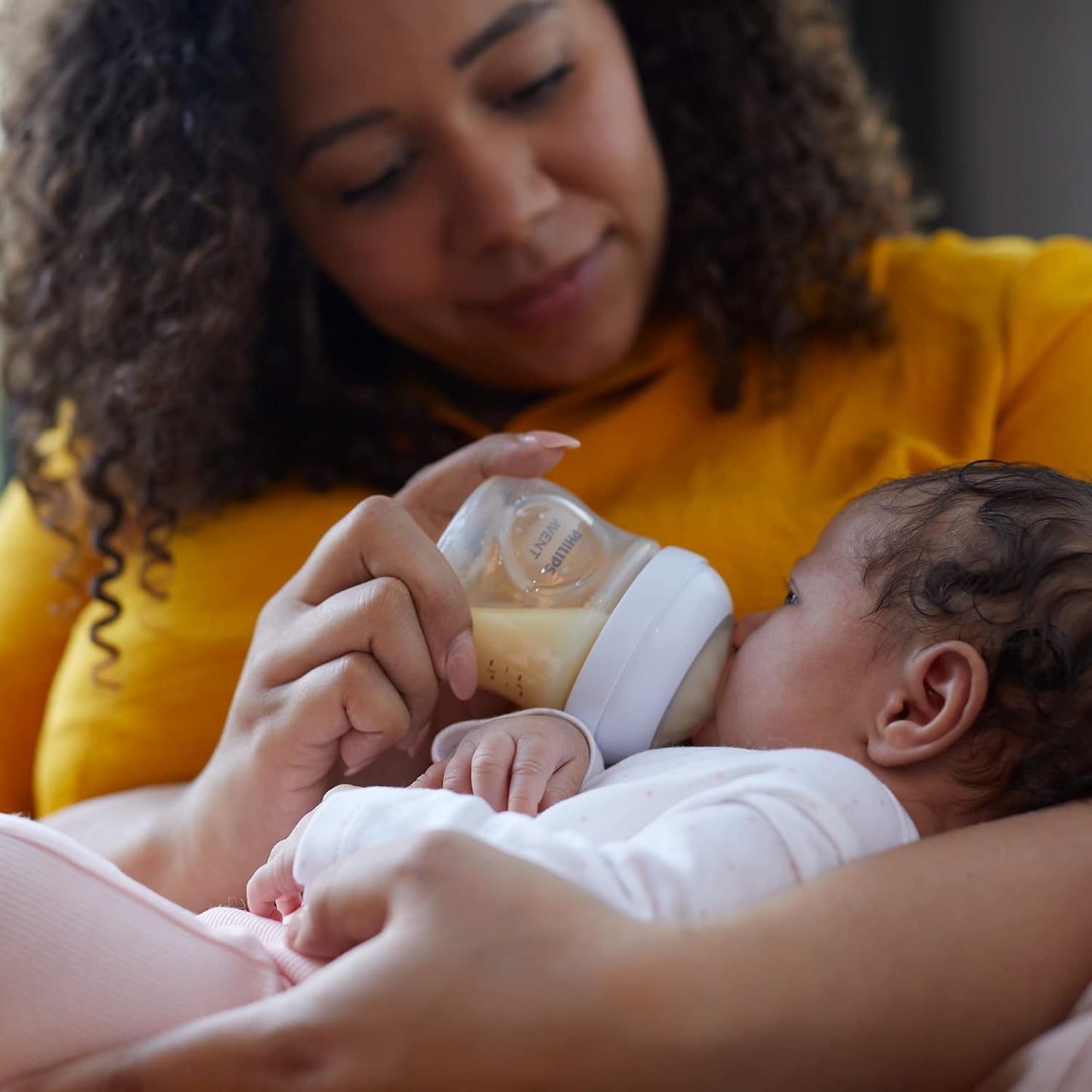 Philips Avent Babyflaschen Aus Glas, Geschenkset Für Neugeborene – 3 Babyflaschen Natural Response, Ultra Soft Schnuller, Für Babys Von 0–6 Monaten Und Älter (Modell SCD878/11)