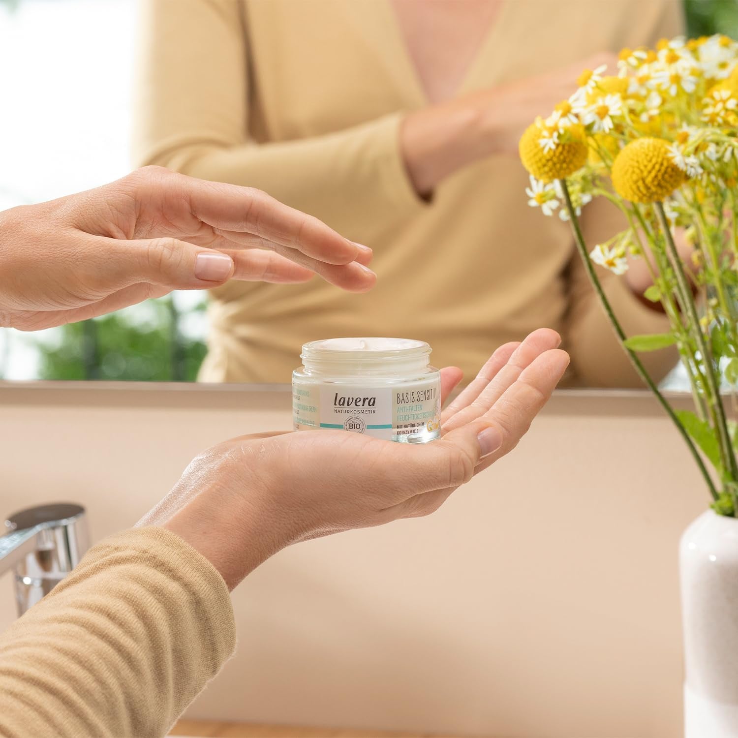 Lavera Feuchtigkeitscreme Q10 ∙ Reduziert Falten ∙ Spendet Feuchtigkeit ∙ anti Aging Tagescreme ∙ Tagespflege Vegan ✔ Bio ✔ Naturkosmetik ✔ Natural ✔ Kosmetik Gesichtscreme 1Er Pack (1X50Ml)